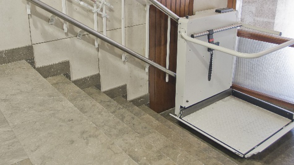 guia para comprar una plataforma salvaescaleras subeescaleras|guia salvaescaleras subeescaleras