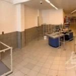 Solució salvaescales per millorar l'accés a local de Girona