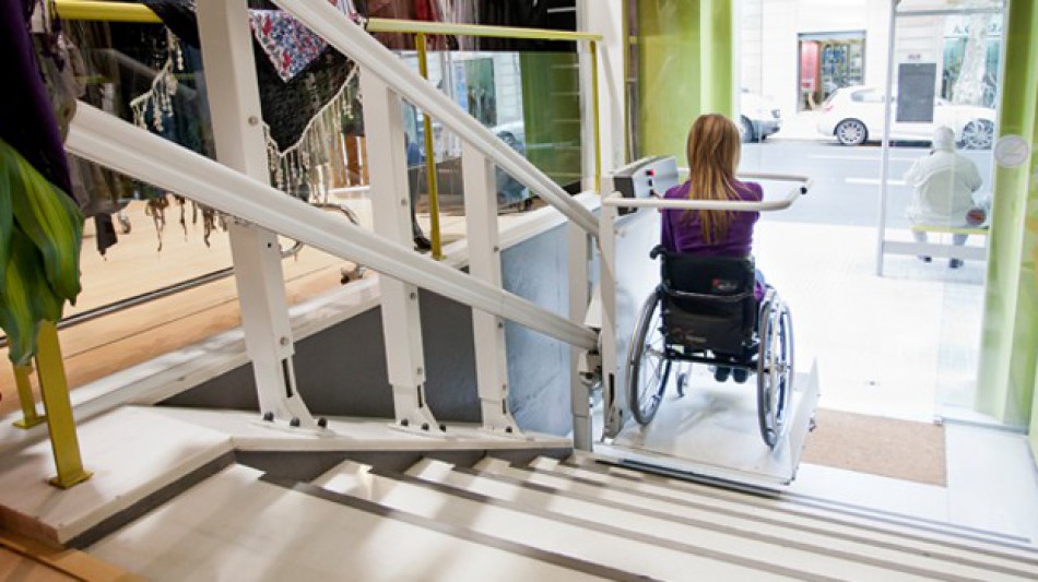 ”discapacidad-deduccion-conyuge-declaracion-renta-plataforma-silla-salvaescaleras-ayudas”