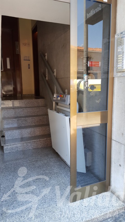 Spatium plataforma en comunitat de propietaris a Sabdell per a superar escalons