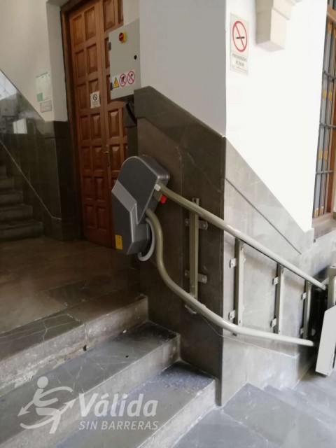 Millorar l'accessibilitat amb una ajuda elevadora de Válida sin barreras