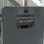 Plataforma salvaescaleras Leia en interior de espacio público.