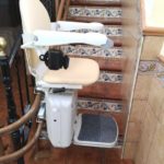 salvar tram d'escales corb amb ajuda tècnica per persones majors