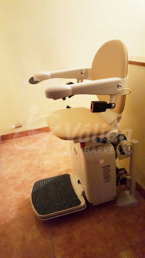 Accessibilitat a la llar, salvaescales instal·lació empresa Mollet del Vallès Socius
