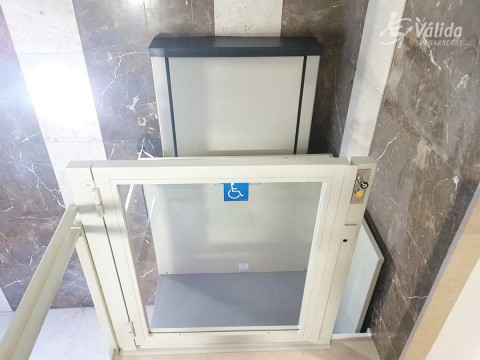 millorar l'accessibilitat amb una ajuda tècnica per la supressió de barreras arquitectòniques