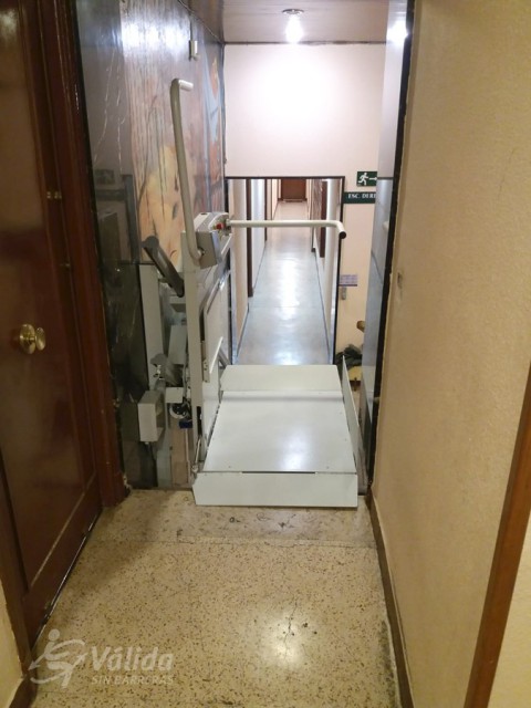 Plataforma salvaescales SPATIUM instal·lada a comunitat de propietaris de Madrid