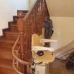 instal·lar una cadira elevadora per la supressió de barreres arquitectóniques