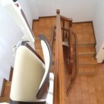 elevador per ajudar a les persones d'avançada edat o mobilitat reduïda