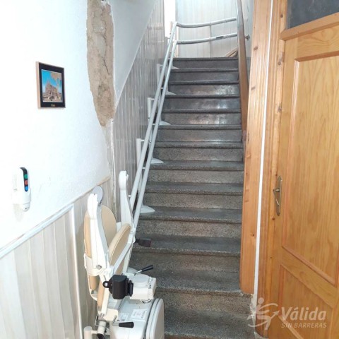 cadira elevadora per millorar l'accessibilitat i l'autonomia a San Esteban de Gormaz, Soria