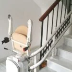 instal·lar cadira salvaescales SOCIUS a interior casa particular de Córdoba