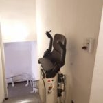 instal·lació de cadira elevadora per a pujar i baixar escales a Palamós