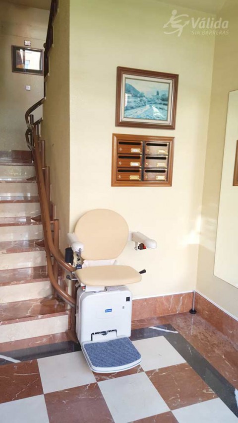 cadira salvaescales SOCIUS instal·lada a casa particular de Getxo, Vizcaya