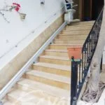 cadira salvaescales accessibilitat pati casa Tarragona l'Ampolla