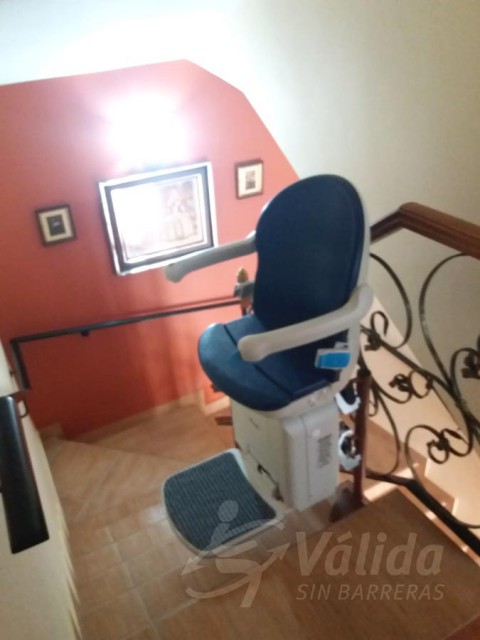 Cadira salvaescales Socius instal·lada a habitatge particular de Membrilla, Ciudad Real