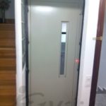 porta semiautomatica per elevador vectio a valladolid