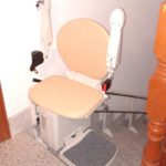 Cadira pujaescales SOCIUS instal·lada a casa particular de Tarancón, Cuenca