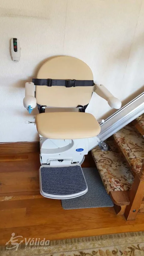 cadira salvaescales FIDUS instal·lada a casa particular de Tolosa, Guipúzcoa