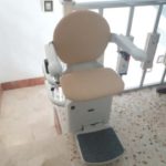 Cadira salvaescales Socius instal·lada a casa particular de Villafranca de los Caballeros