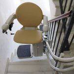 Silla salvaescaleras para persona con discapacidad en Huelva