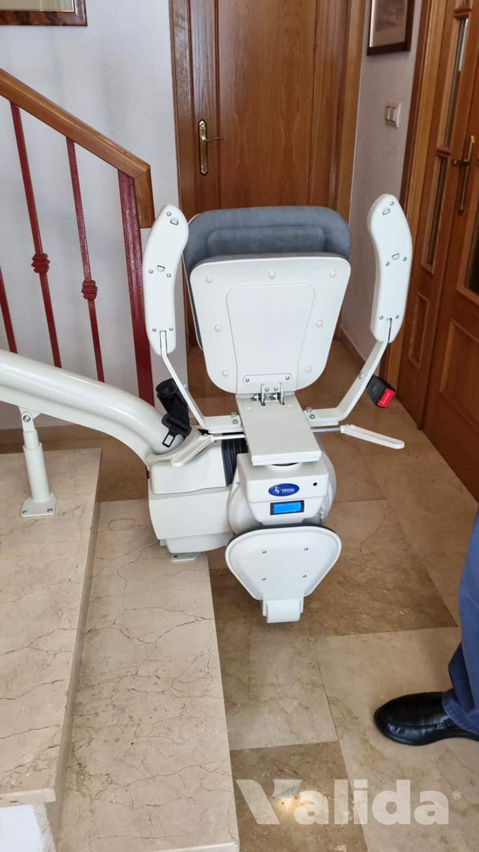 Silla salvaescaleras para persona mayor alicante