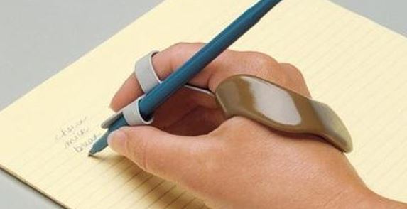 Adaptadors per a poder escriure per a persona amb problemes de mobilitat.