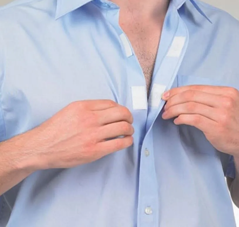 Camisa amb velcro per a persona amb mobilitat reduïda