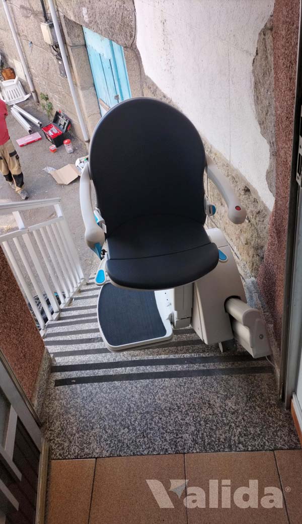 Silla salvaescaleras para ancianos en Bouses