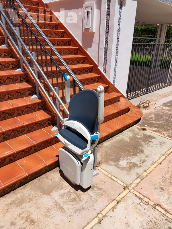 Silla para persona mayor en Lepe