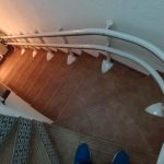 Silla salvaescaleras para escaleras con curvas en Mazagón