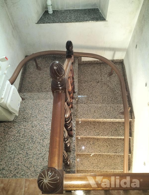 Instal·lació salvaescales de corba a Castro de Rey