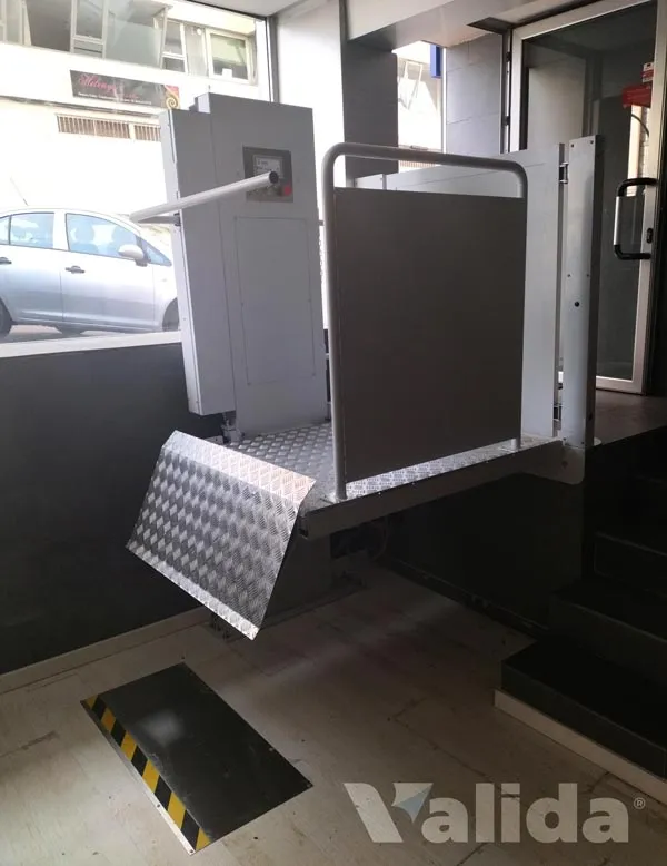 Plataforma elevadora per a persona amb discapacitat a Porriño