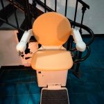 Silla sube escaleras para persona mayor en Plasencia