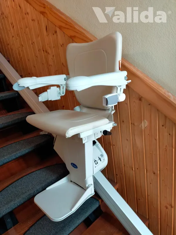Cadira puja escales per a persona a discapacidad en Conil de la Frontera