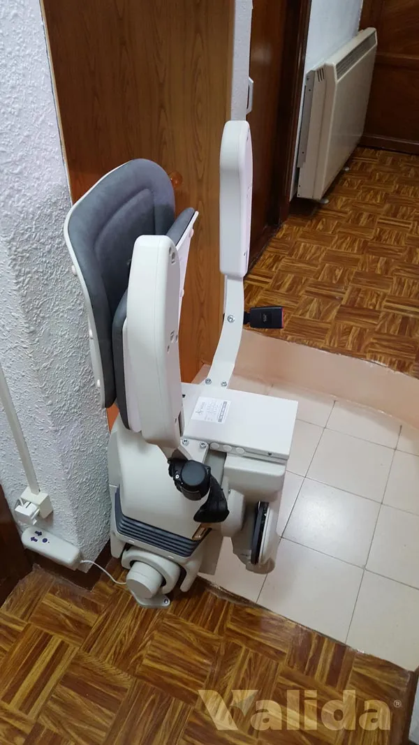 Silla sube escaleras para casa particular en Alcubierre.