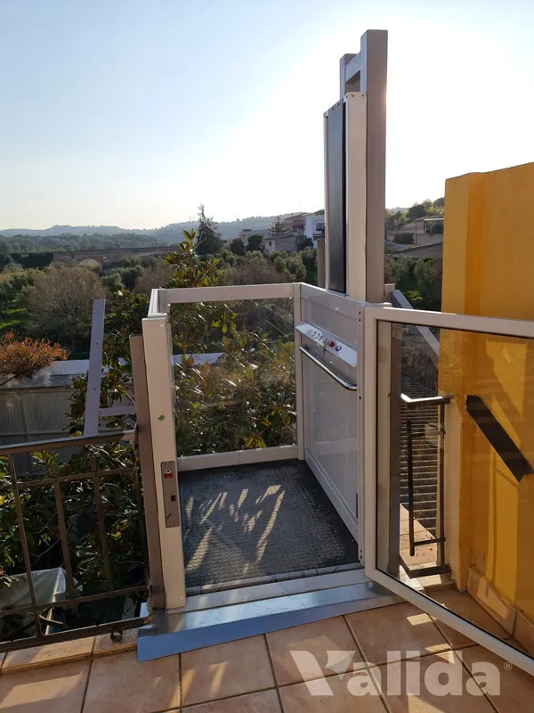 Elevador vertical para silla de ruedas en Tarragona