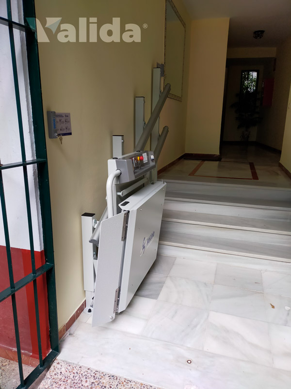 Salvaescaleras para comunidad en Sevilla