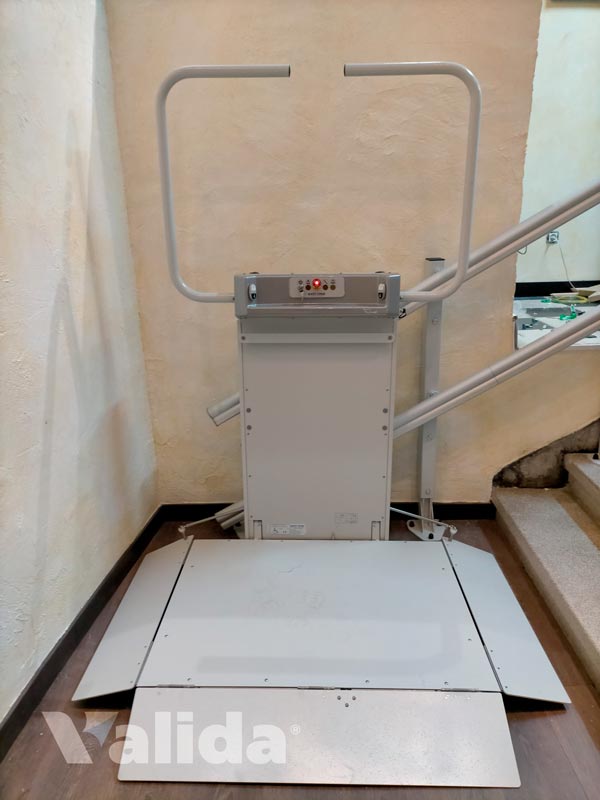 Plataforma sube escaleras en Toledo