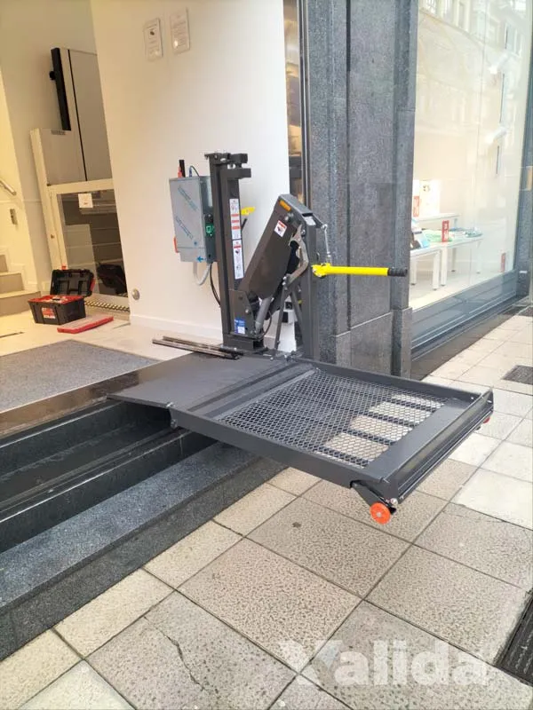 Plataforma para silla de ruedas en Oviedo