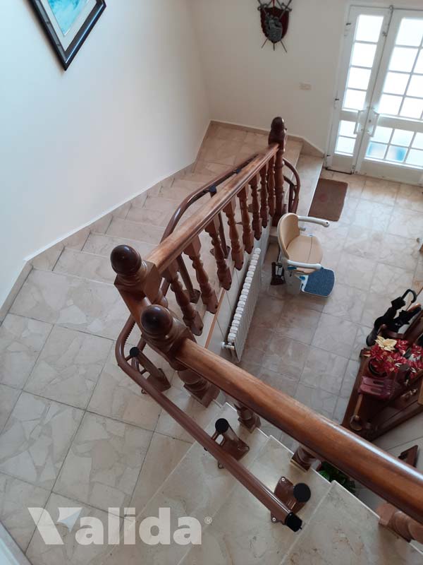 Sube escaleras para escaleras curvas y con rellano en Pontevedra