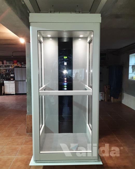 elevador doméstico en casa particular para personas con discapacidad