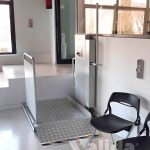 solución elevadora para mejorar el acceso de las personas con discapacidad