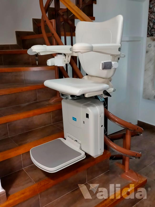 Salvaescaleras para persona discapacitada en Torrejón de la Calzada