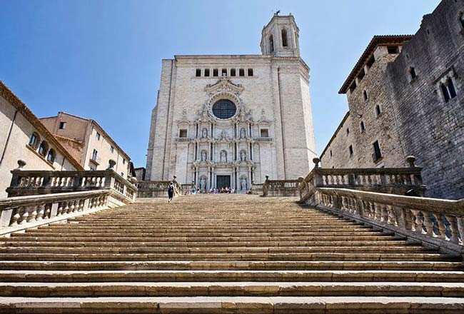 escales difícils i llargues en la catedral de Girona