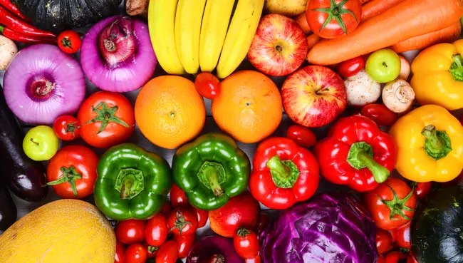 alimentos para eliminar líquidos como las frutas y verduras