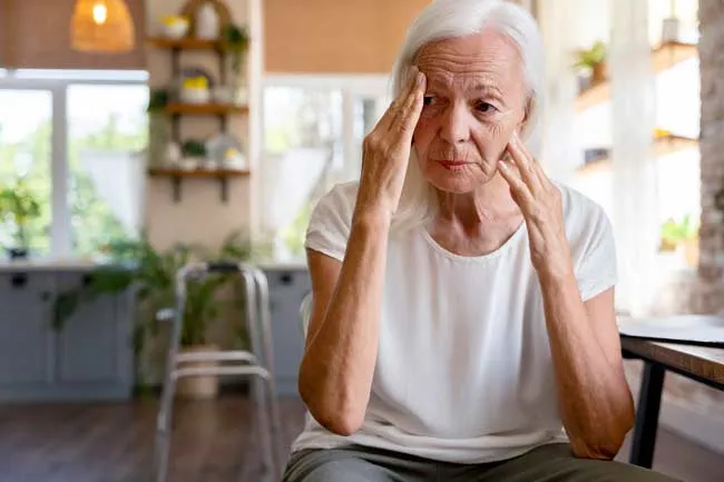 síntomas y prevención de la falta de sodio en personas mayores