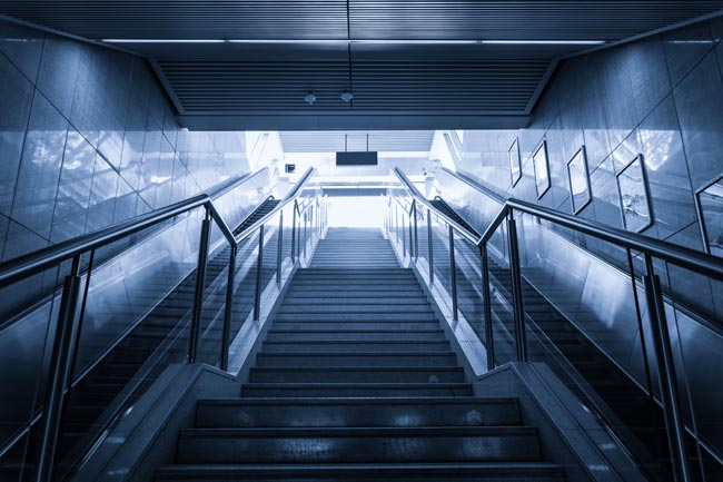 Escaleras mecánicas para subir de pie