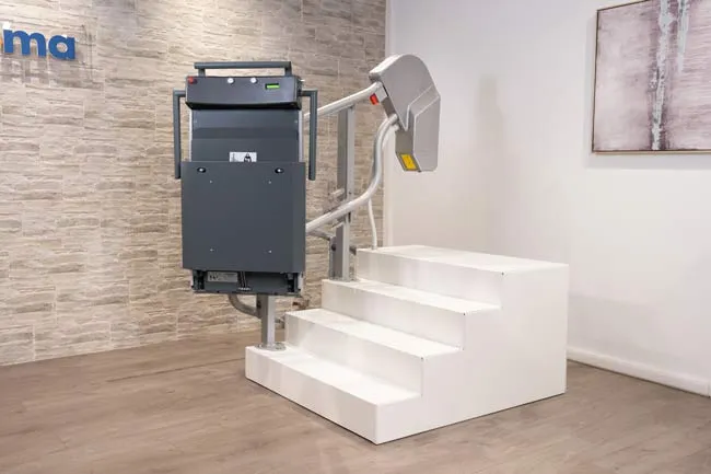 plataforma compacta para subir y bajar escaleras de pie