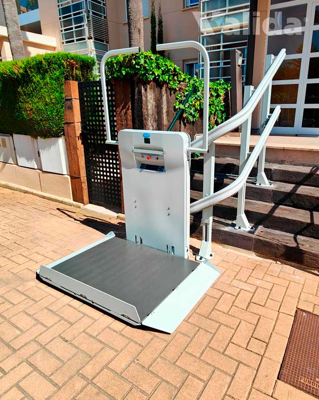 Plataforma para el exterior de zona comunitaria de piso en Xàbia