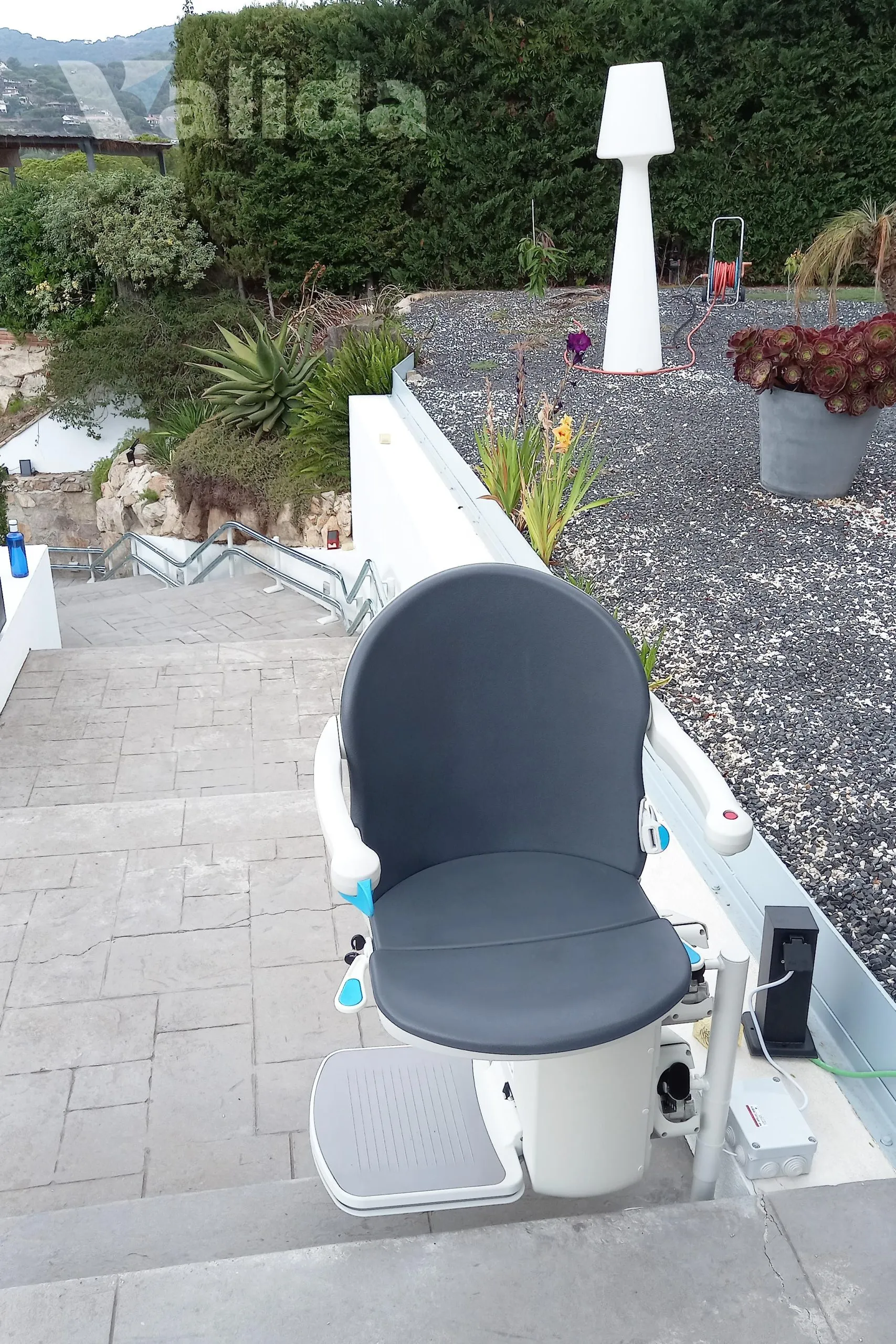 Silla salvaescaleras para persona mayor en Cabrils
